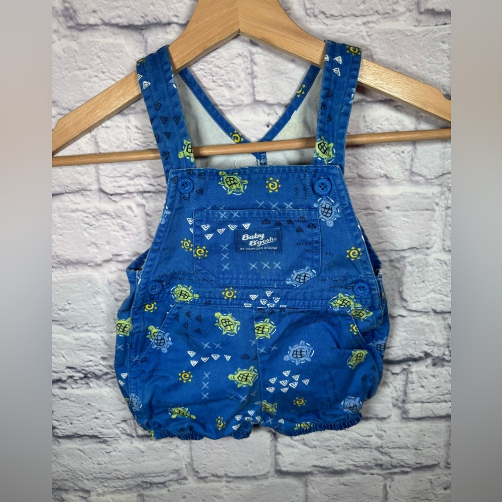 Vintage Oshkosh bgoshโ shortalls overalls sea turtle 90โs rare print size 6-9 M